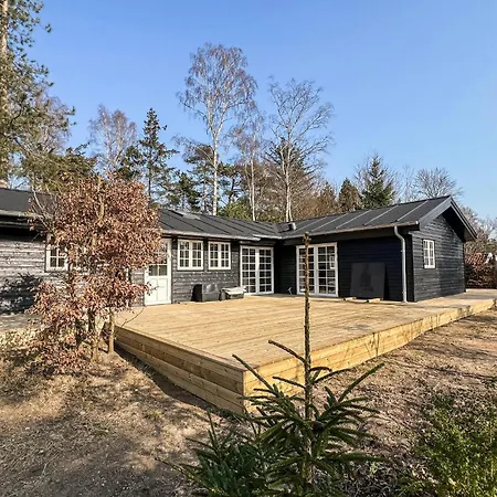 3 Bedroom Amazing In Semesterbostad *