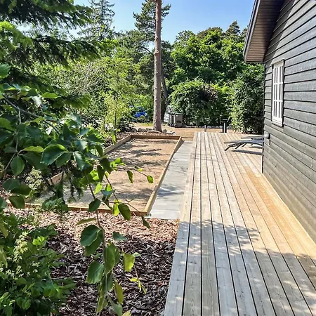 3 Bedroom Amazing In Semesterbostad *